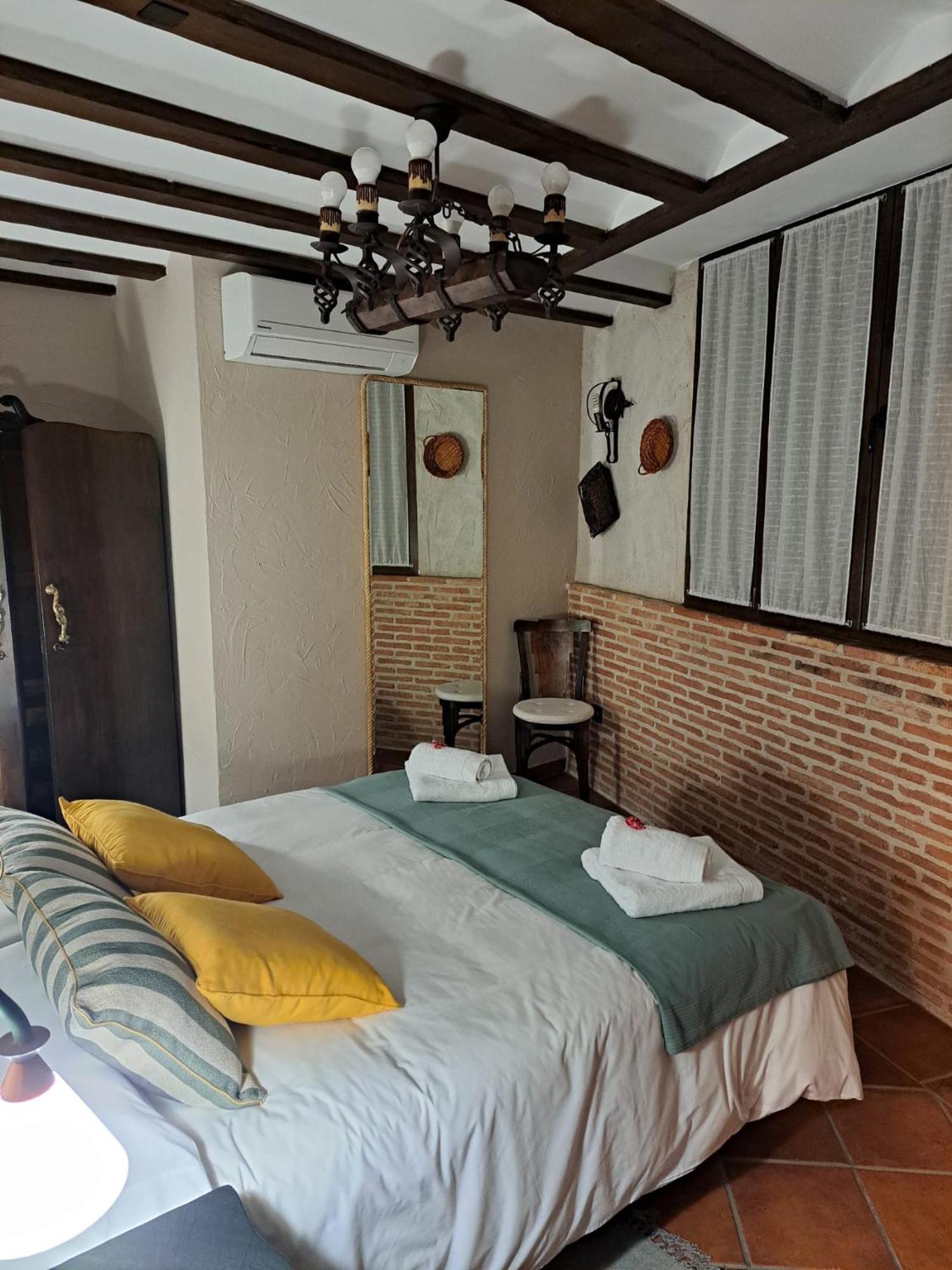 Casa Rural La Bodega, Ofrece Cata De Vino Gratis Horche Dış mekan fotoğraf
