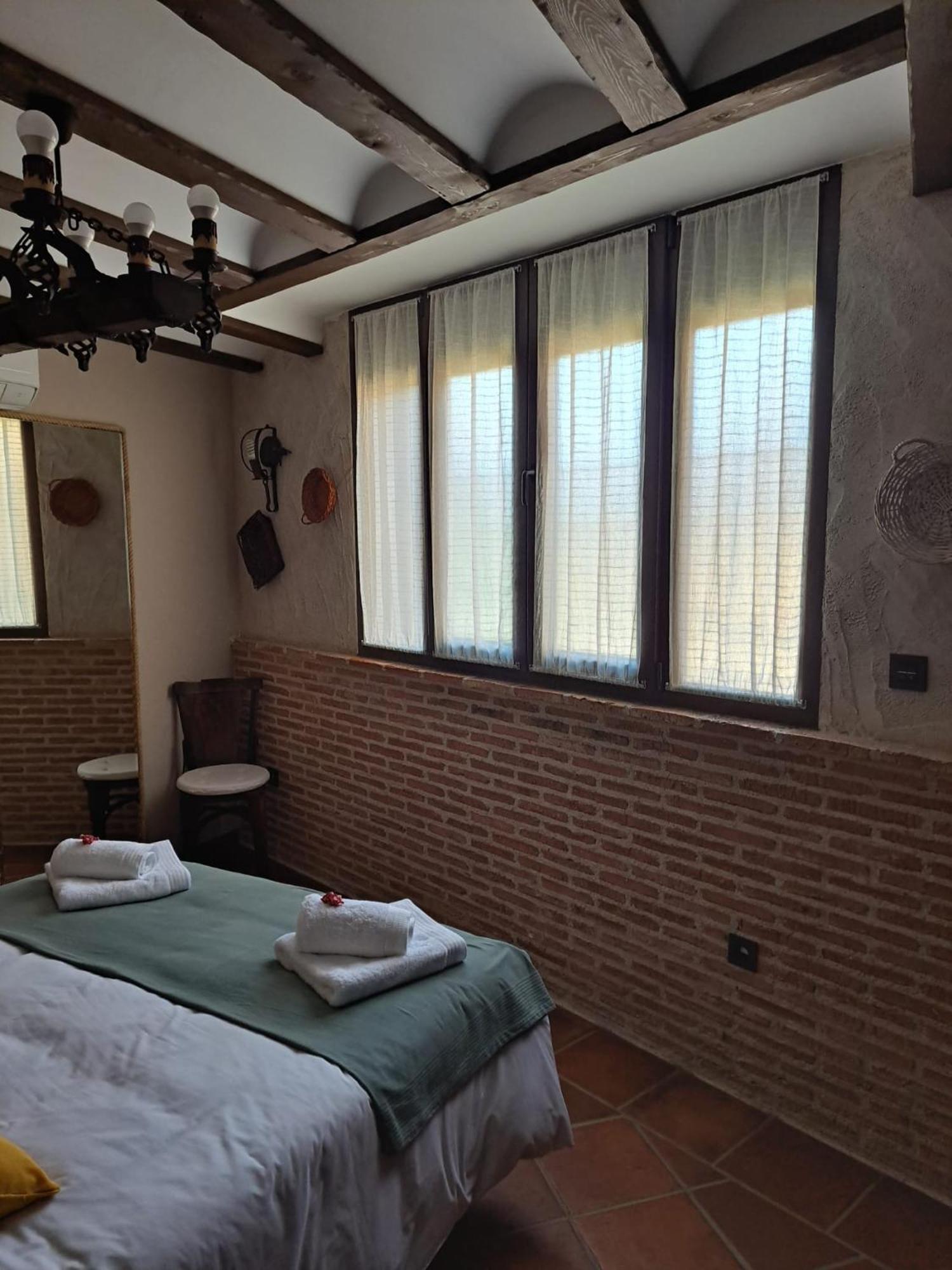 Casa Rural La Bodega, Ofrece Cata De Vino Gratis Horche Dış mekan fotoğraf